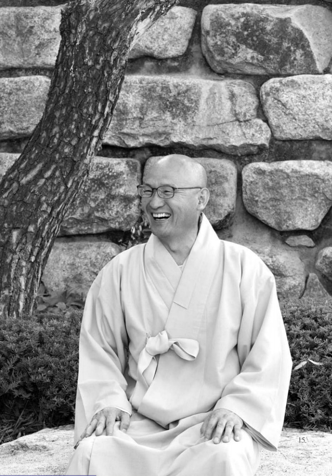 This image has an empty alt attribute; its file name is chong-hyu-sunim-2.jpg